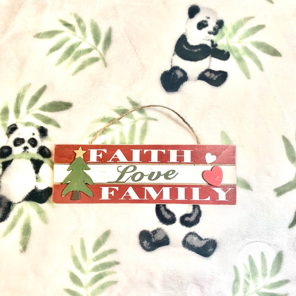 Wooden Hnaging Holiday Love Decor